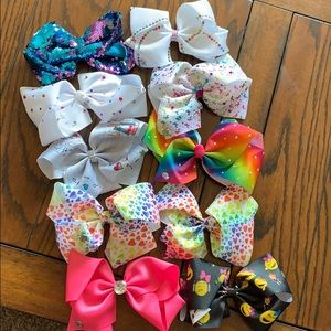 JoJo bows